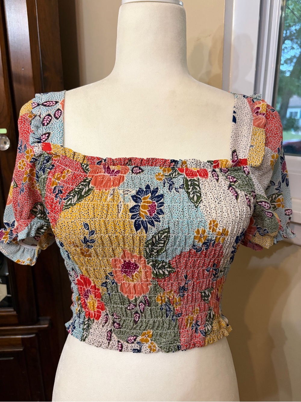 Monteau Smocked Square-Neck Floral Crop Top - Multicolor